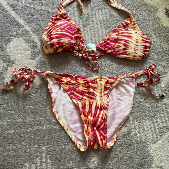 NWOT Kardashian Kollection Swimwear Mother of Pearl Accent String Bikini - Picture 3 of 8